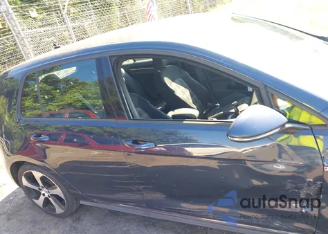 2015 Volkswagen Golf Gti 2.0T S 4-Door z USA, uszkodzony, nr VIN 3VW5T7AUXFM086752